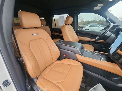 Used 2023 Ford Expedition Max Platinum image 28