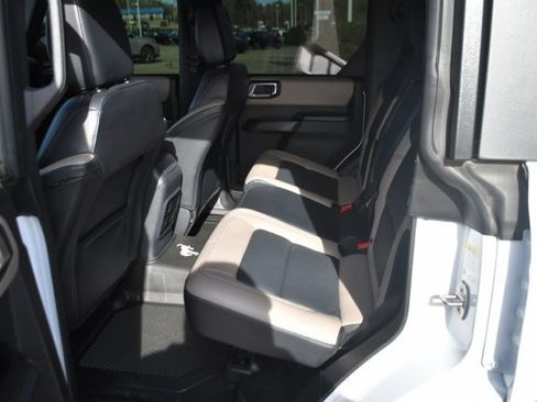 Used 2024 Ford Bronco Wildtrak image 13