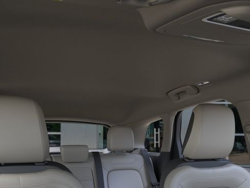 New 2026 Lincoln Corsair Premiere image 22