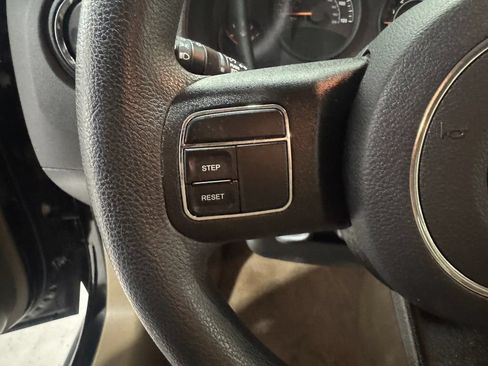 Used 2016 Jeep Patriot Sport FWD image 5