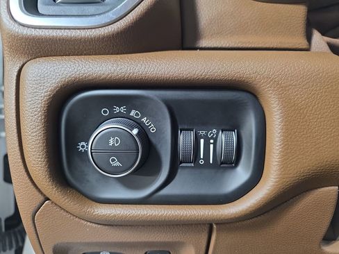 Used 2021 RAM 1500 Laramie AWD/4WD image 25