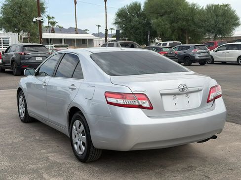 Used 2011 Toyota Camry LE FWD image 5