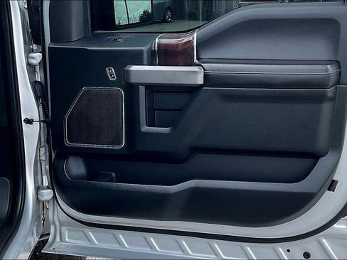 Used 2016 Ford F150 Platinum w/ Equipment Group 701A Luxury AWD/4WD image 20