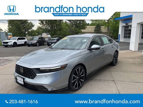 Used 2023 Honda Accord Touring image 3