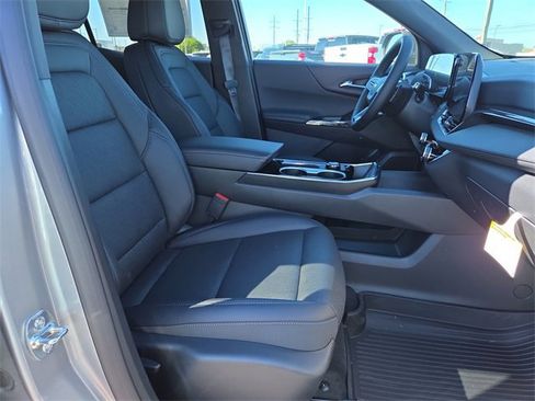 New 2026 Chevrolet Equinox LT w/ Convenience Package II image 15