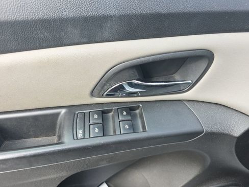 Used 2011 Chevrolet Cruze LS w/ Connectivity Package image 18