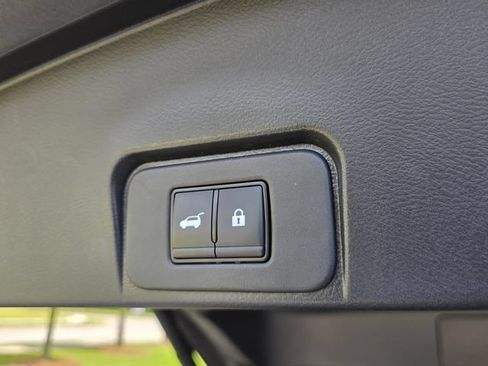 Used 2023 Nissan Rogue SL w/ SL Premium Package FWD image 13