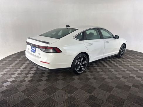 Used 2025 Honda Accord Sport image 7