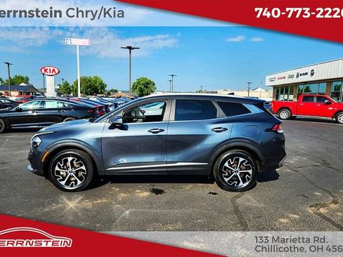 Used 2023 Kia Sportage EX AWD/4WD image 4