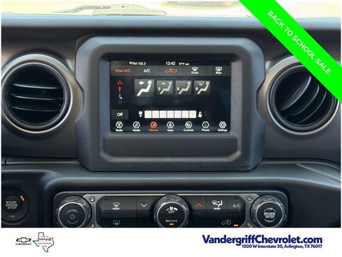 Used 2022 Jeep Gladiator Sport AWD/4WD image 16