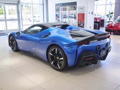 Used 2023 Ferrari SF90 Spider image 65