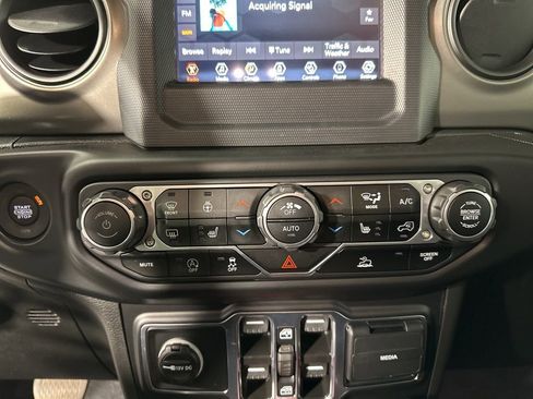 Used 2023 Jeep Wrangler Unlimited Sport image 11