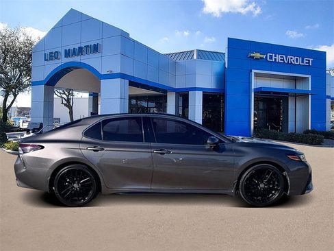 Used 2021 Toyota Camry XSE image 4