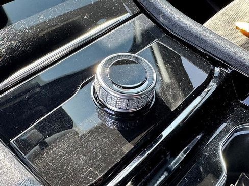 Used 2021 Jeep Grand Cherokee L Laredo image 28