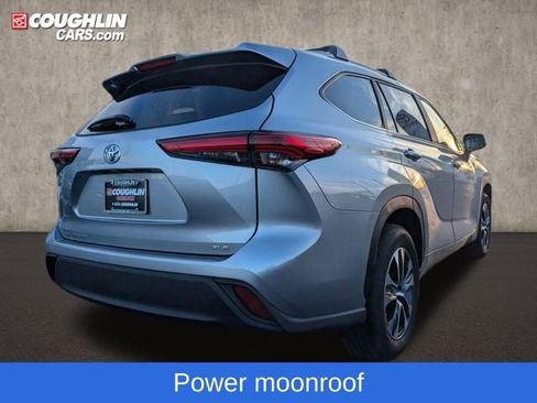 Used 2023 Toyota Highlander XLE image 8