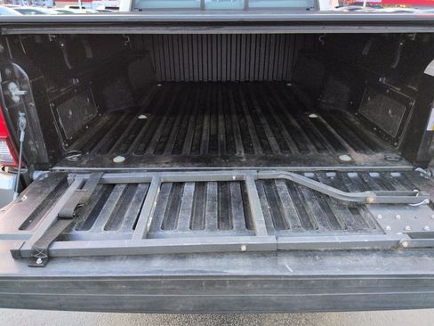 Used 2018 Toyota Tacoma SR w/ SR Convenience Package image 23