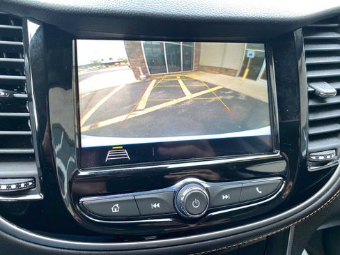 Used 2018 Chevrolet Trax LT w/ LT Convenience Package AWD/4WD image 19