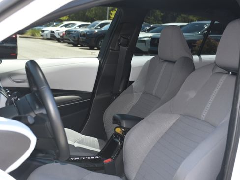 Used 2025 Toyota Corolla SE FWD image 11