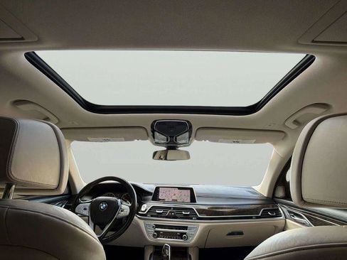 Used 2016 BMW 750i xDrive image 25