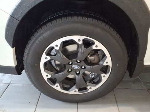 Used 2022 Subaru Crosstrek 2.0i image 9