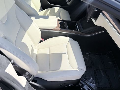 Used 2023 Tesla Model S AWD/4WD image 39