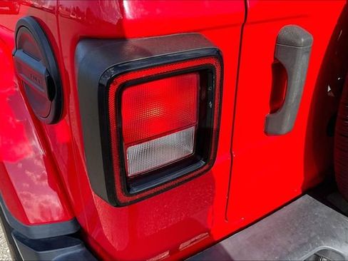 Used 2021 Jeep Wrangler Unlimited Sahara AWD/4WD image 23