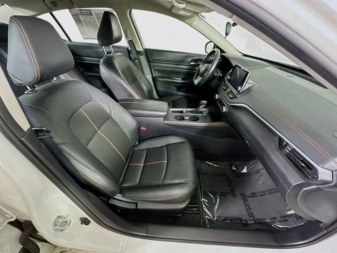 Used 2022 Nissan Altima 2.5 SR FWD image 11