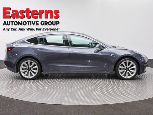 Used 2018 Tesla Model 3 Mid Range RWD image 4