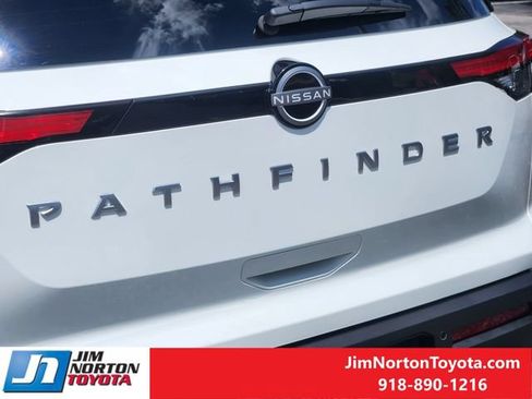 Used 2025 Nissan Pathfinder SV AWD/4WD image 12