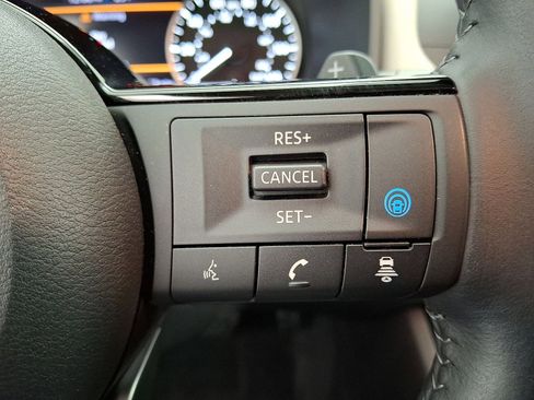 Used 2022 Nissan Rogue SV w/ SV Premium Package image 18