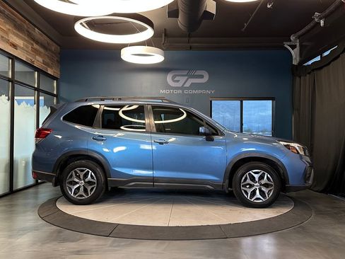 Used 2021 Subaru Forester Premium w/ Popular Package #1 AWD/4WD image 2