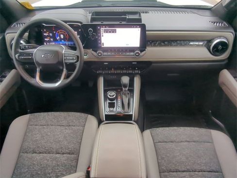 Used 2024 Chevrolet Colorado ZR2 w/ Technology Package image 23