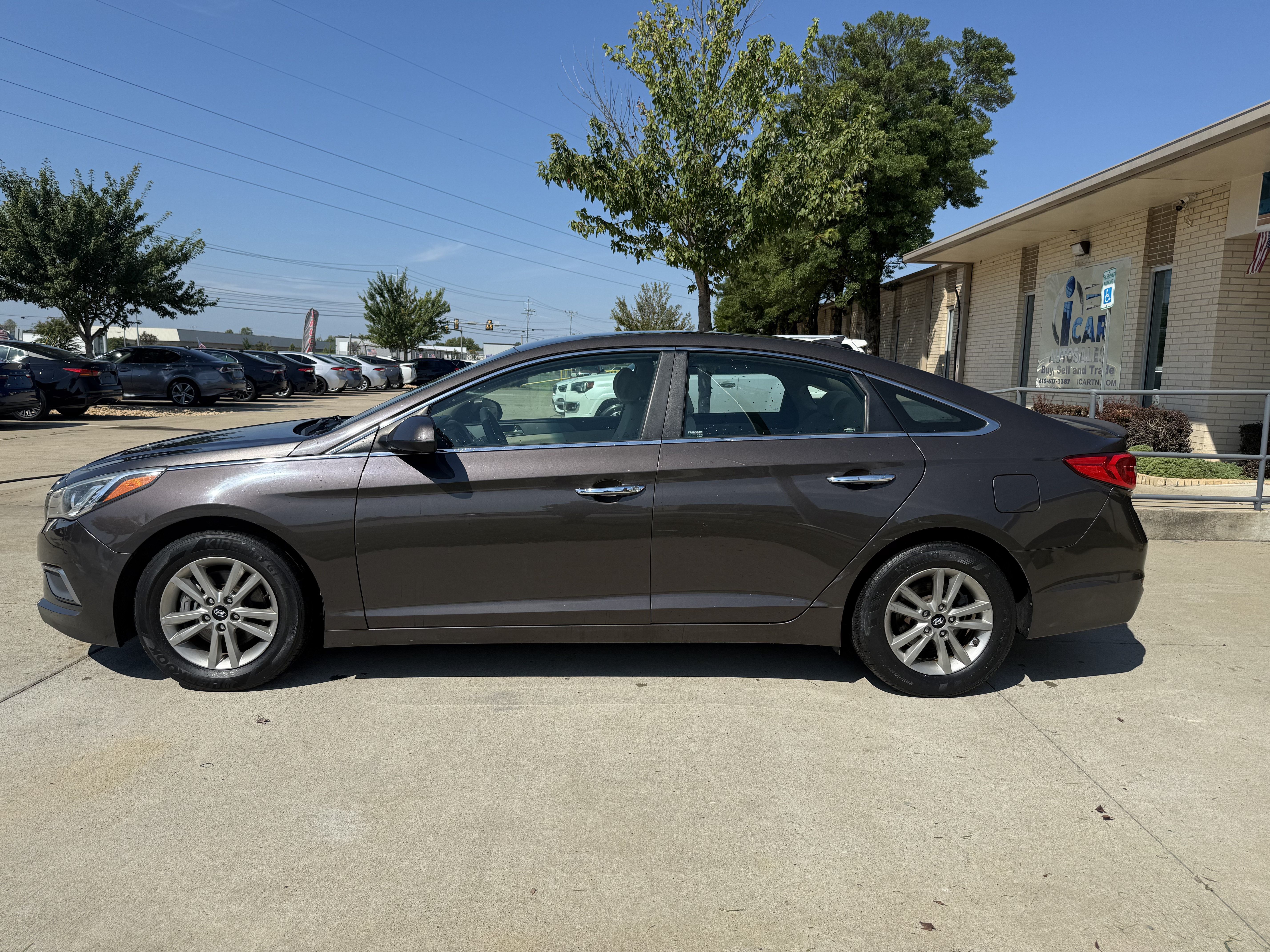 Used 2016 Hyundai Sonata SE w/ Cargo Package FWD image 4
