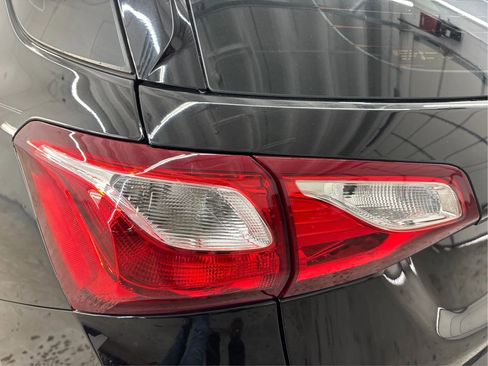 Used 2020 Chevrolet Equinox LS FWD image 34