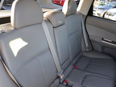 Used 2010 Subaru Forester 2.5X Limited image 12