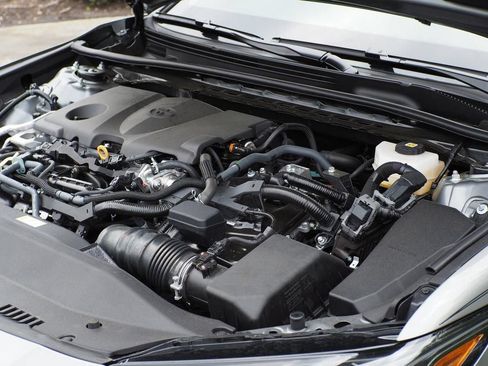 Used 2026 Toyota Camry SE w/ Multimedia Upgrade Package FWD image 22