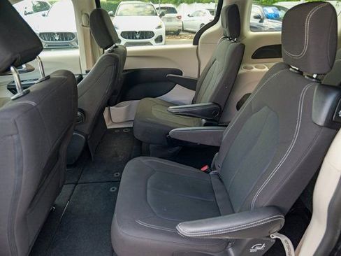 Used 2023 Chrysler Voyager LX image 24