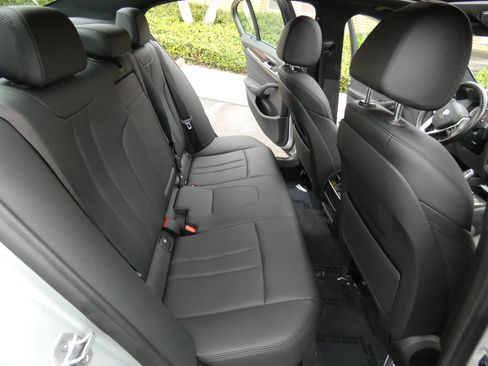 Used 2019 BMW 530i w/ Convenience Package image 33