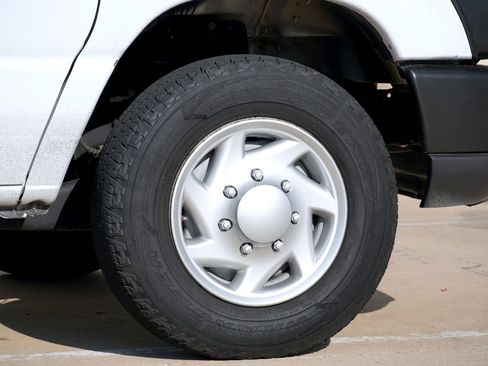 Used 2014 Ford E-150 and Econoline 150 w/ Power Group RWD image 29