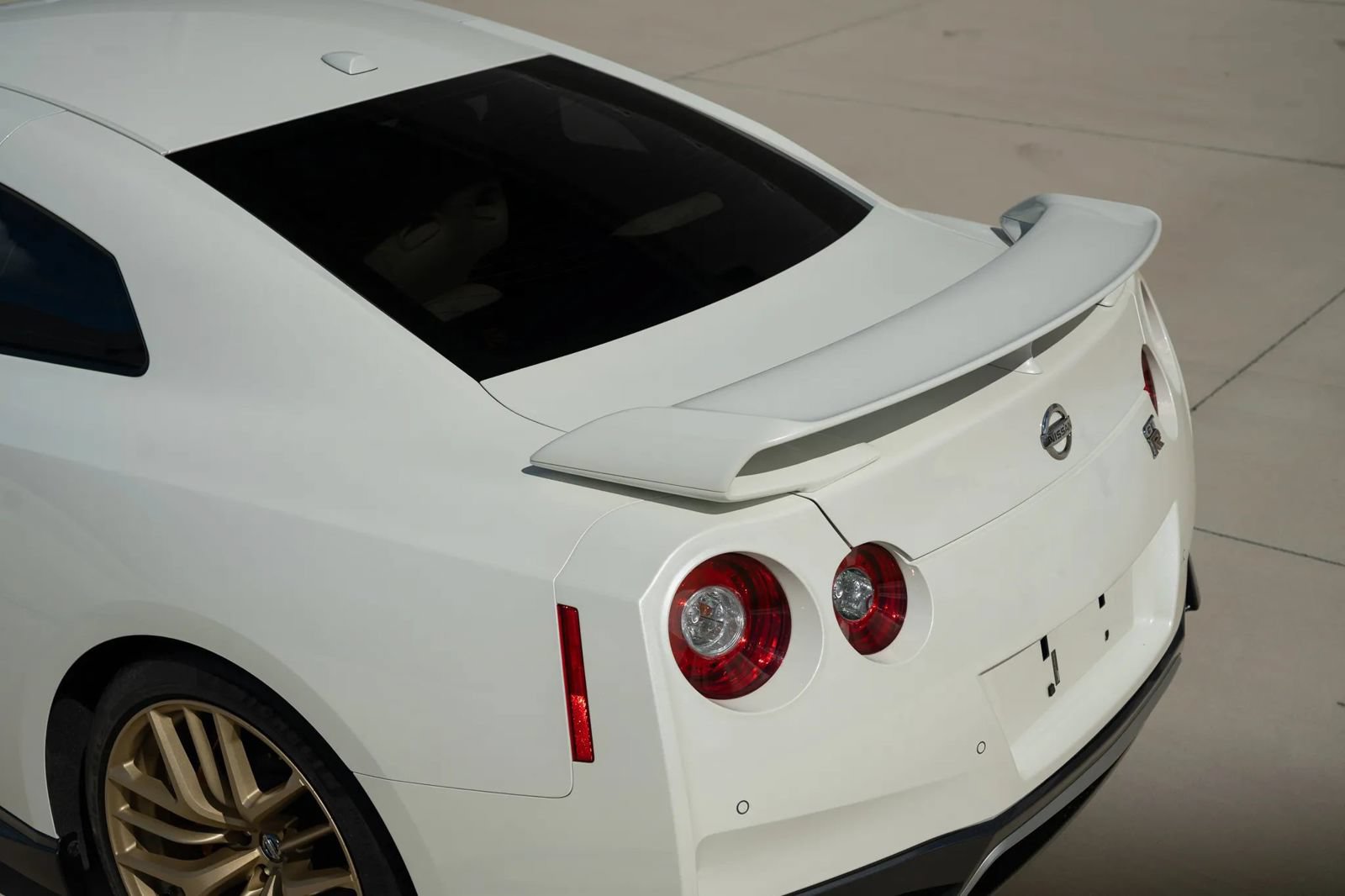 Used 2017 Nissan GT-R Premium w/ Premium Interior Package AWD/4WD image 47
