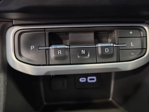 Used 2021 GMC Acadia SLE FWD image 22