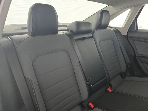 Used 2025 Volkswagen Jetta SE image 32