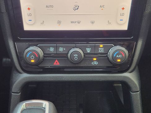 Used 2024 Ford Ranger XLT w/ Equipment Group 301A High image 20