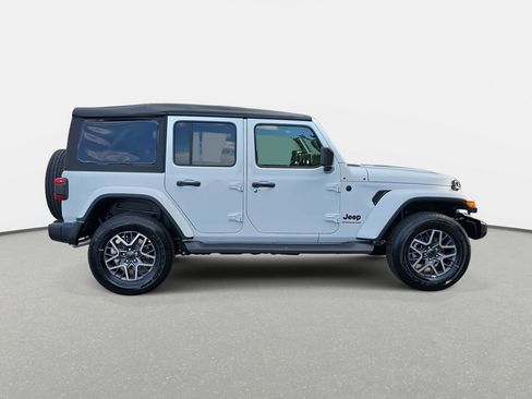 New 2025 Jeep Wrangler Unlimited Sahara AWD/4WD image 4