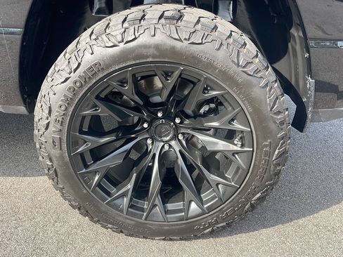 Used 2023 RAM 1500 Big Horn AWD/4WD image 12