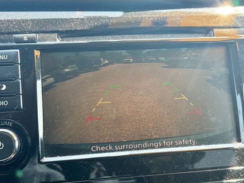 Used 2019 Nissan Rogue SV AWD/4WD image 15