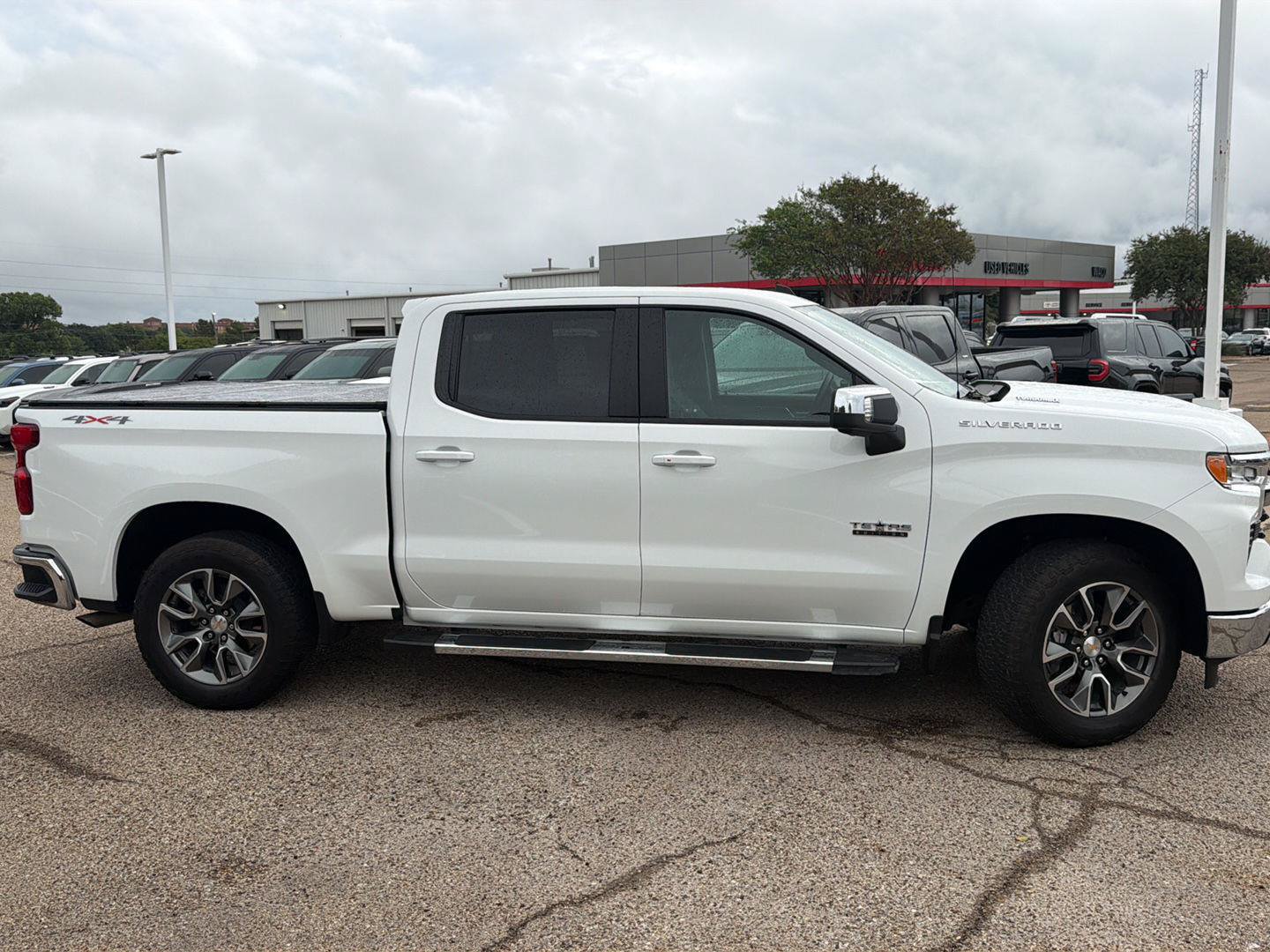 Used 2025 Chevrolet Silverado 1500 LT w/ Texas Edition Plus AWD/4WD image 2