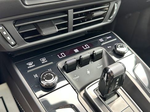 Used 2025 Porsche 911 Carrera image 11