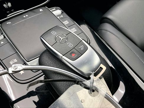 Used 2022 Mercedes-Benz CLA 250 image 12