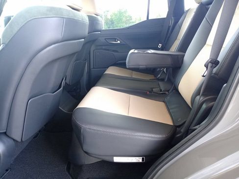 Used 2026 Lexus GX 550 w/ Accessory Package (CT) AWD/4WD image 21